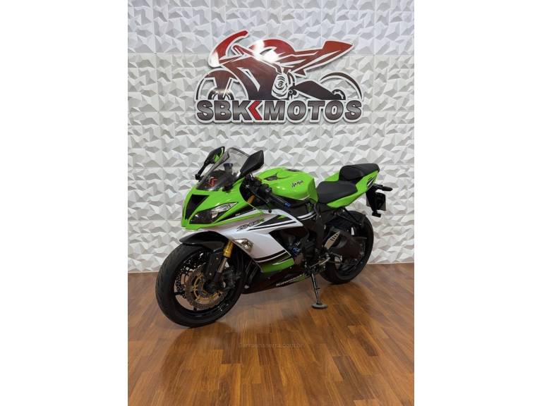 KAWASAKI - NINJA ZX-6R 636 - 2015/2015 - Verde - R$ 47.900,00