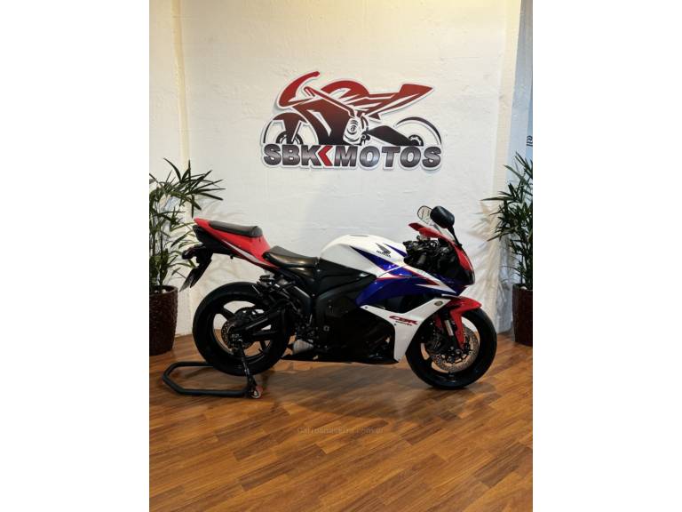 HONDA - CBR 600RR - 2010/2010 - Branca - R$ 42.900,00