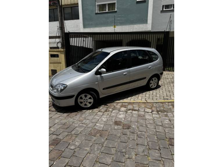 RENAULT - SCÉNIC - 2009/2010 - Prata - R$ 32.900,00