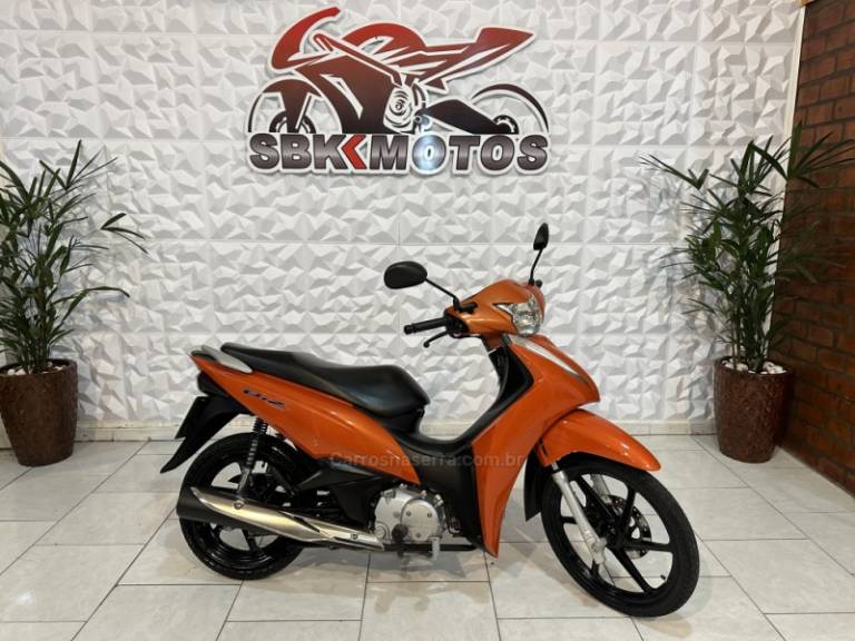 HONDA - BIZ 125 - 2018/2018 - Laranja - R$ 15.500,00